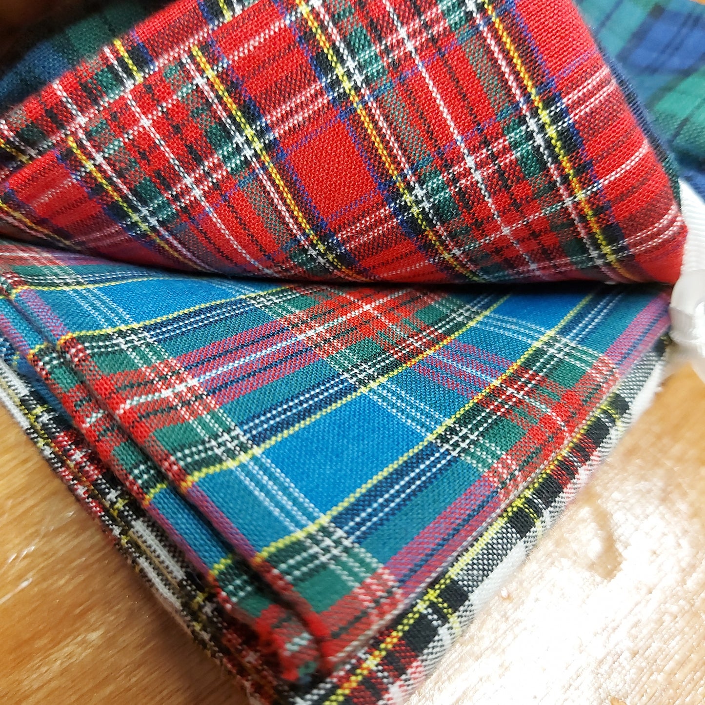 Traditional Tartan  Christmas 5pc FQ Bundle 100% Cotton,  Festive Tartan